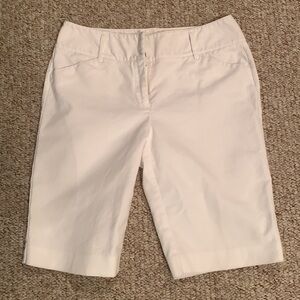 Like New Dana Burchman white shorts size 10